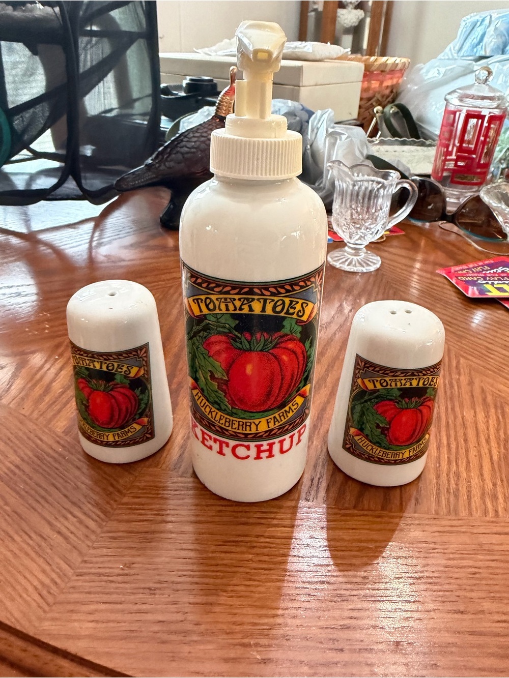 Tomato Ketchup Dispenser & Salt Pepper Set - Tomato Graphic